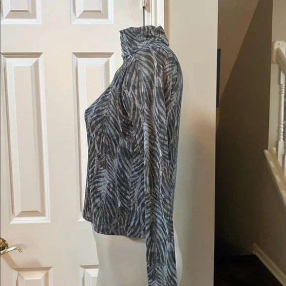 Bailey /44 print turtleneck top, med - Picture 3 of 6